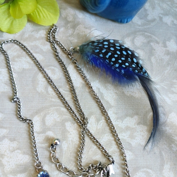 Unique Silver Boho Bird Feather Necklace Set - Picture 5 of 6